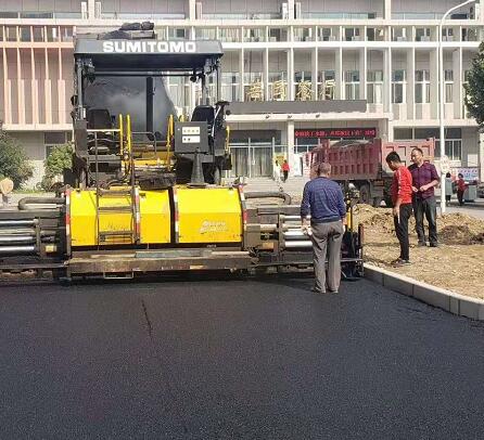 高新区郑州轻工业大学沥青路面铺装施工