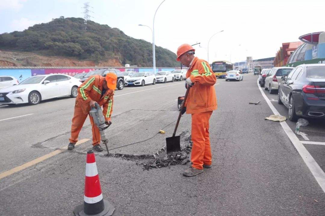 为什么中国的沥青路面经常修补？